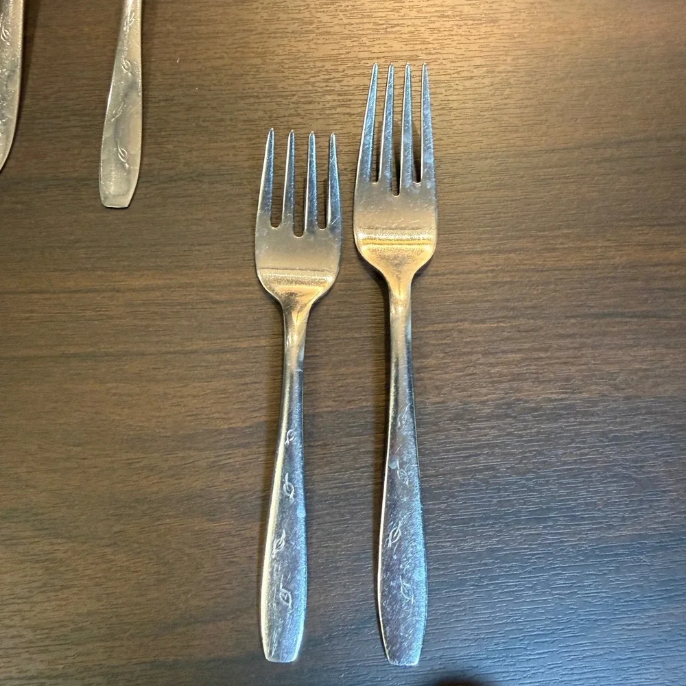 Wallace Stainless Falling Leaves Flatware Set 46 Pcs Leaf Forks Spoons 1957 VTG